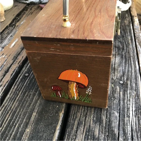 Caro Nan Mushroom Wood Purse Handbag Bag Metal Handle Red Orange Vintage 60s 70s - Picture 3 of 10